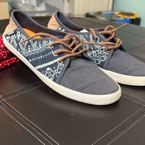 Vans Women’s Blue Tribal Pattern Sneakers